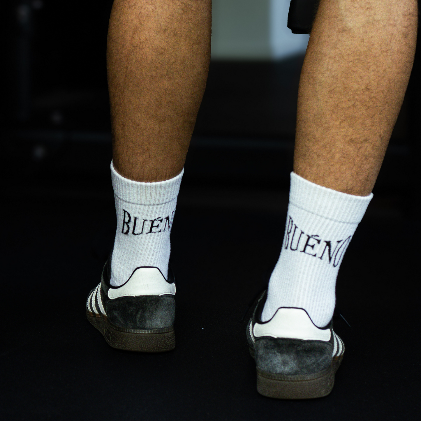 COMFY WHITE PERFORMANCE SOCKS
