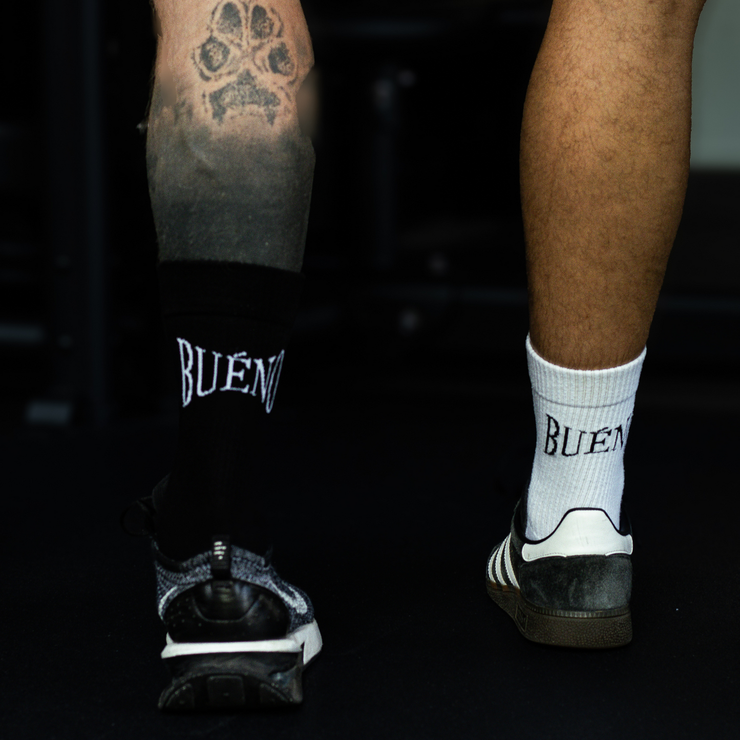 COMFY WHITE PERFORMANCE SOCKS
