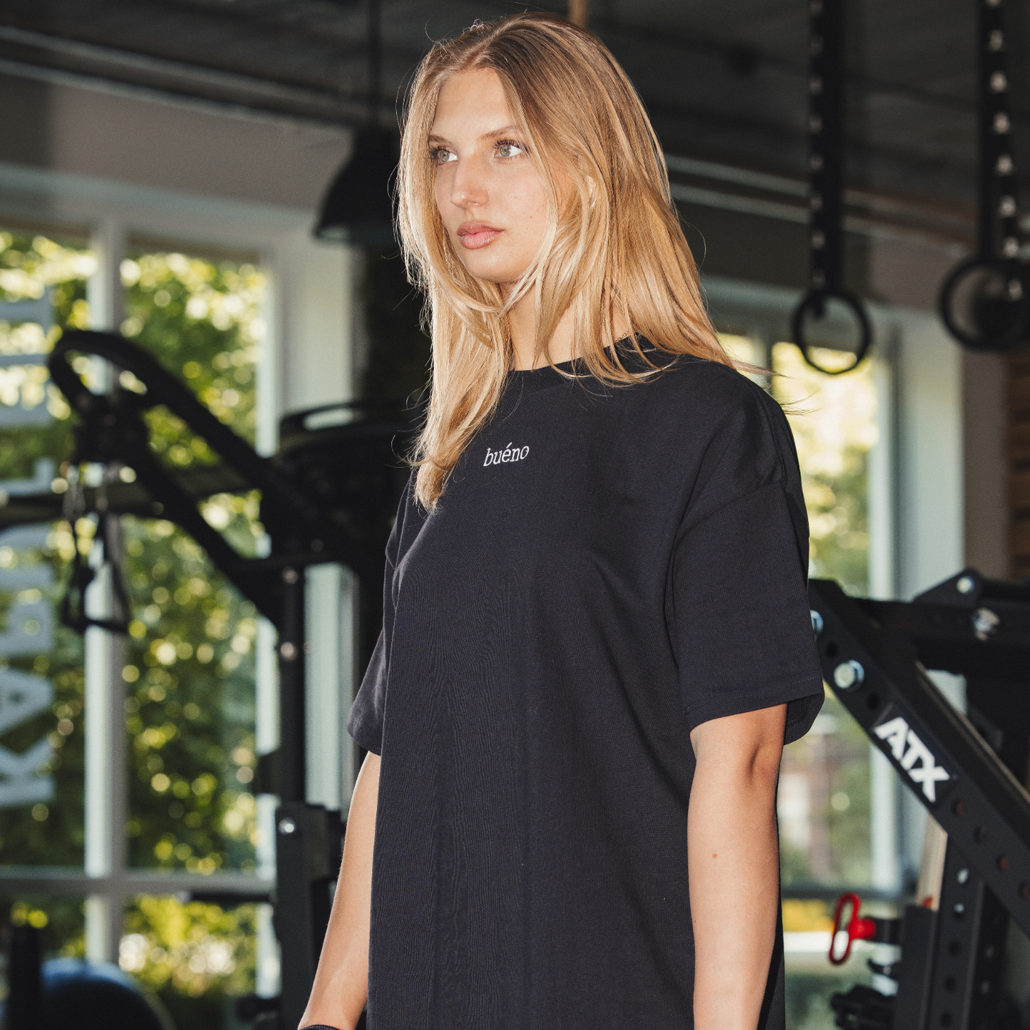 ESSENTIAL OVERSIZED BLACK T-SHIRT