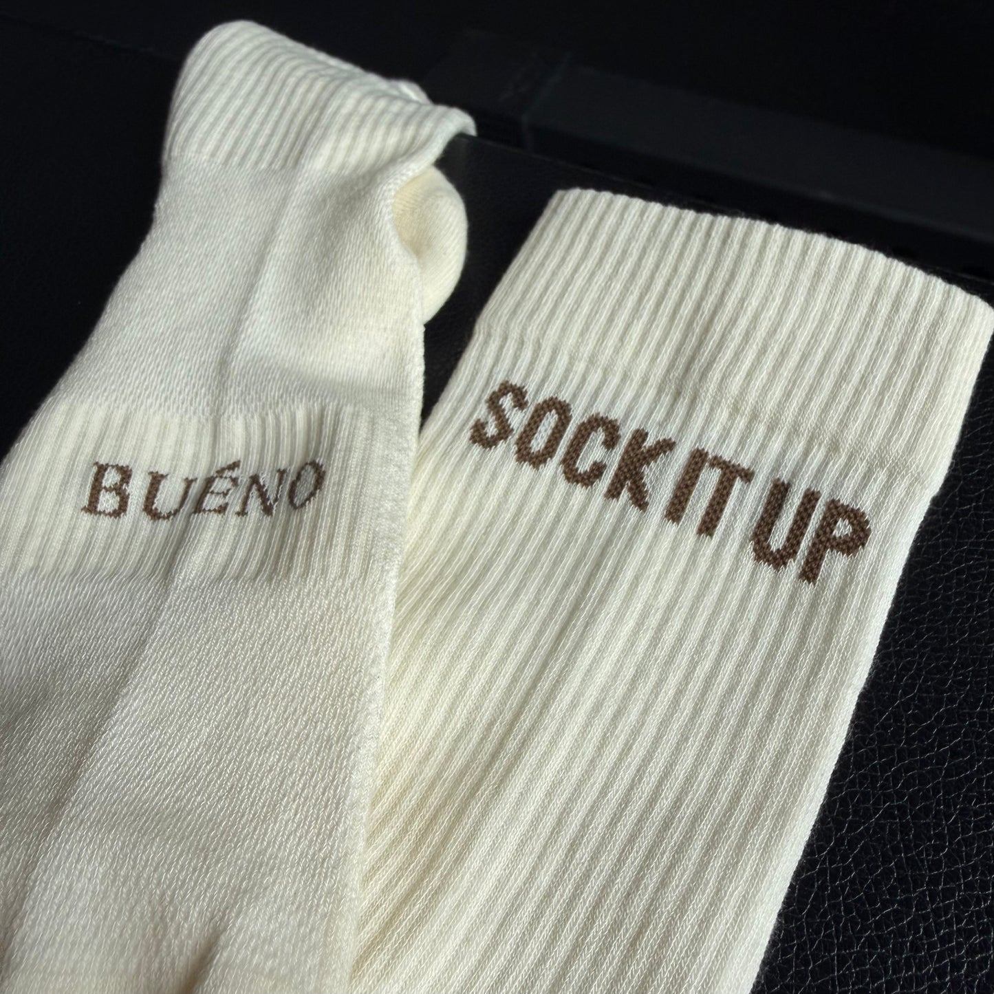 COMFY OFF WHITE PERFORMANCE SOCKS