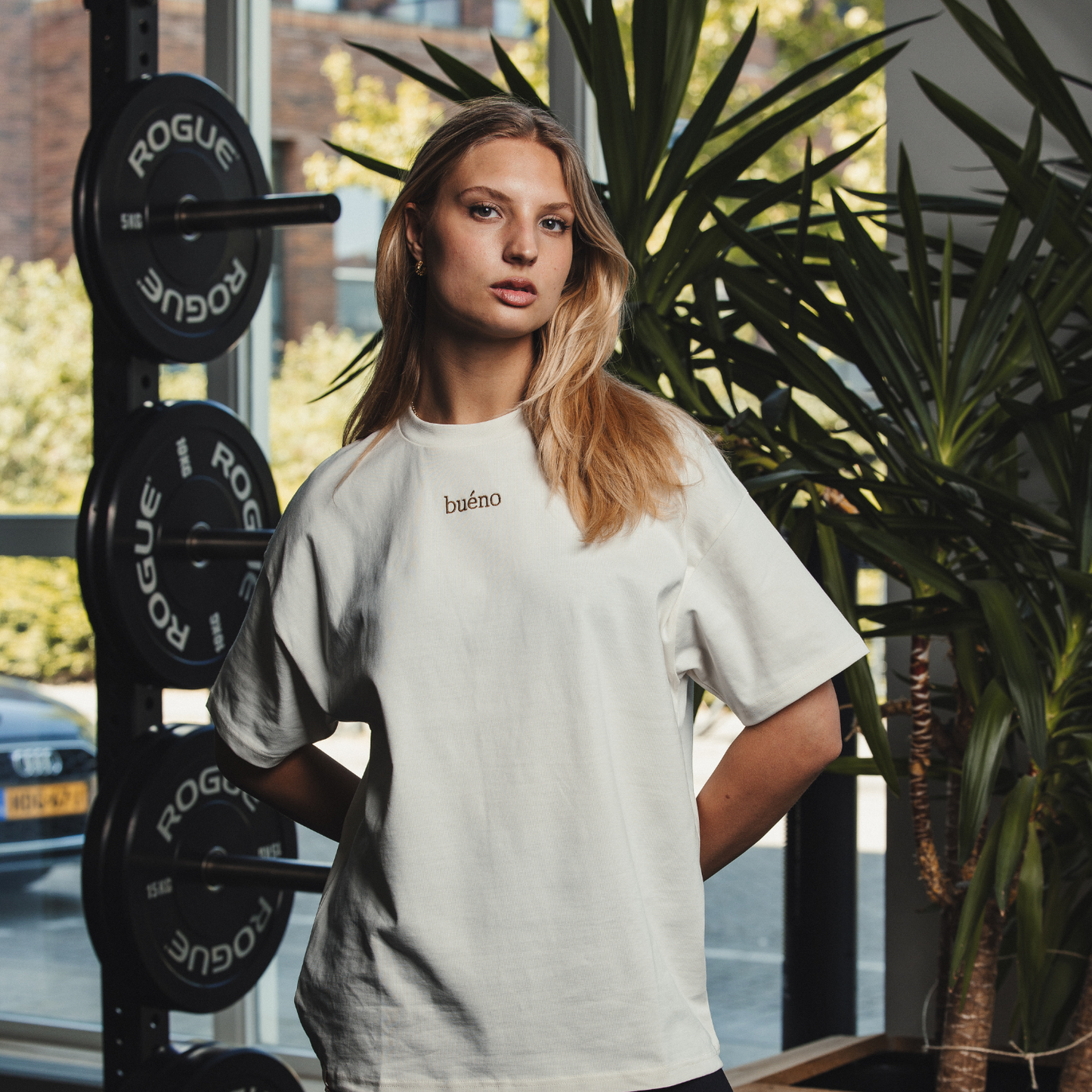 ESSENTIAL OVERSIZED OFF-WHITE T-SHIRT