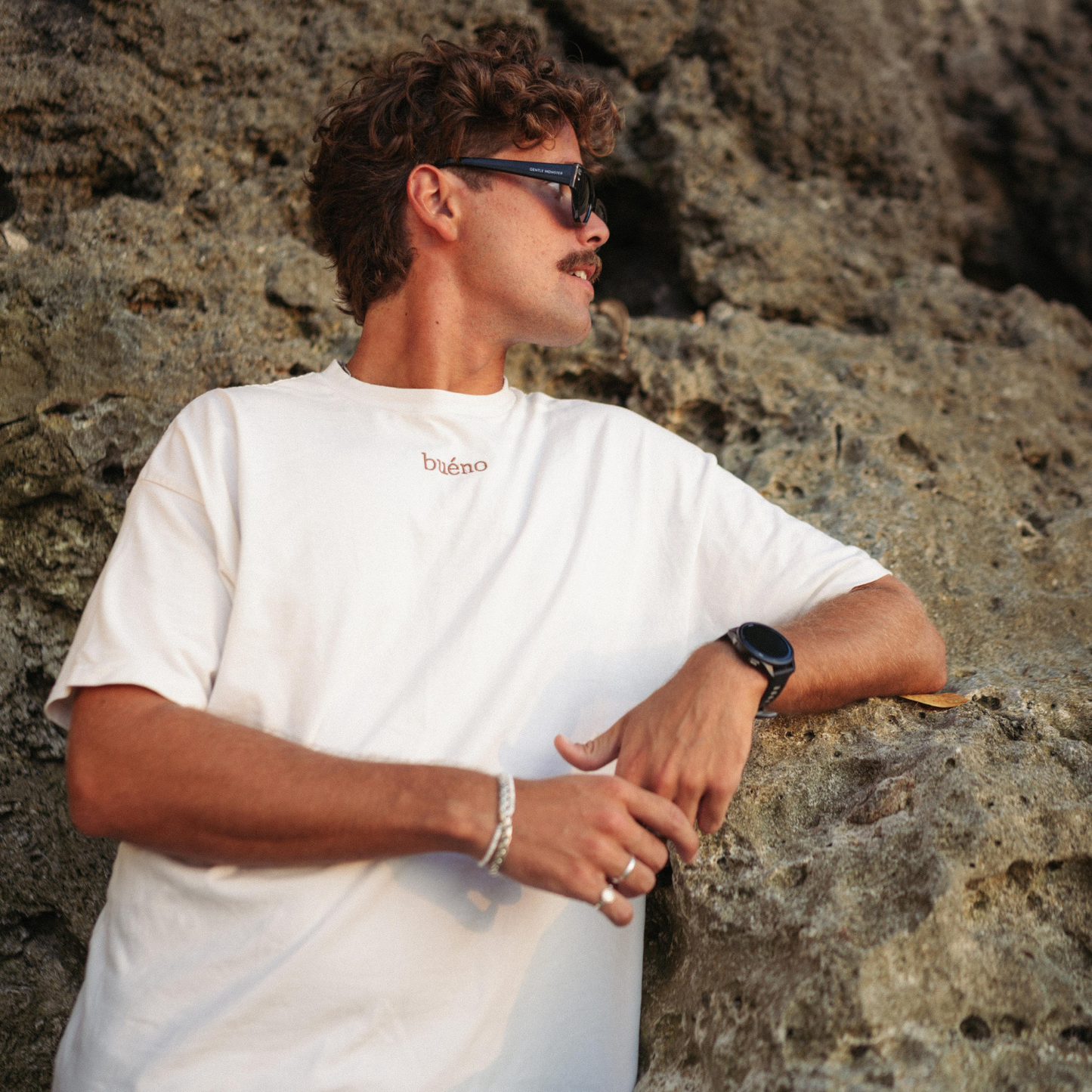 ESSENTIAL OVERSIZED OFF-WHITE T-SHIRT