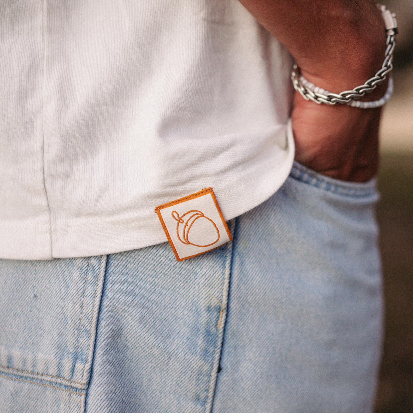 ESSENTIAL OVERSIZED OFF-WHITE T-SHIRT