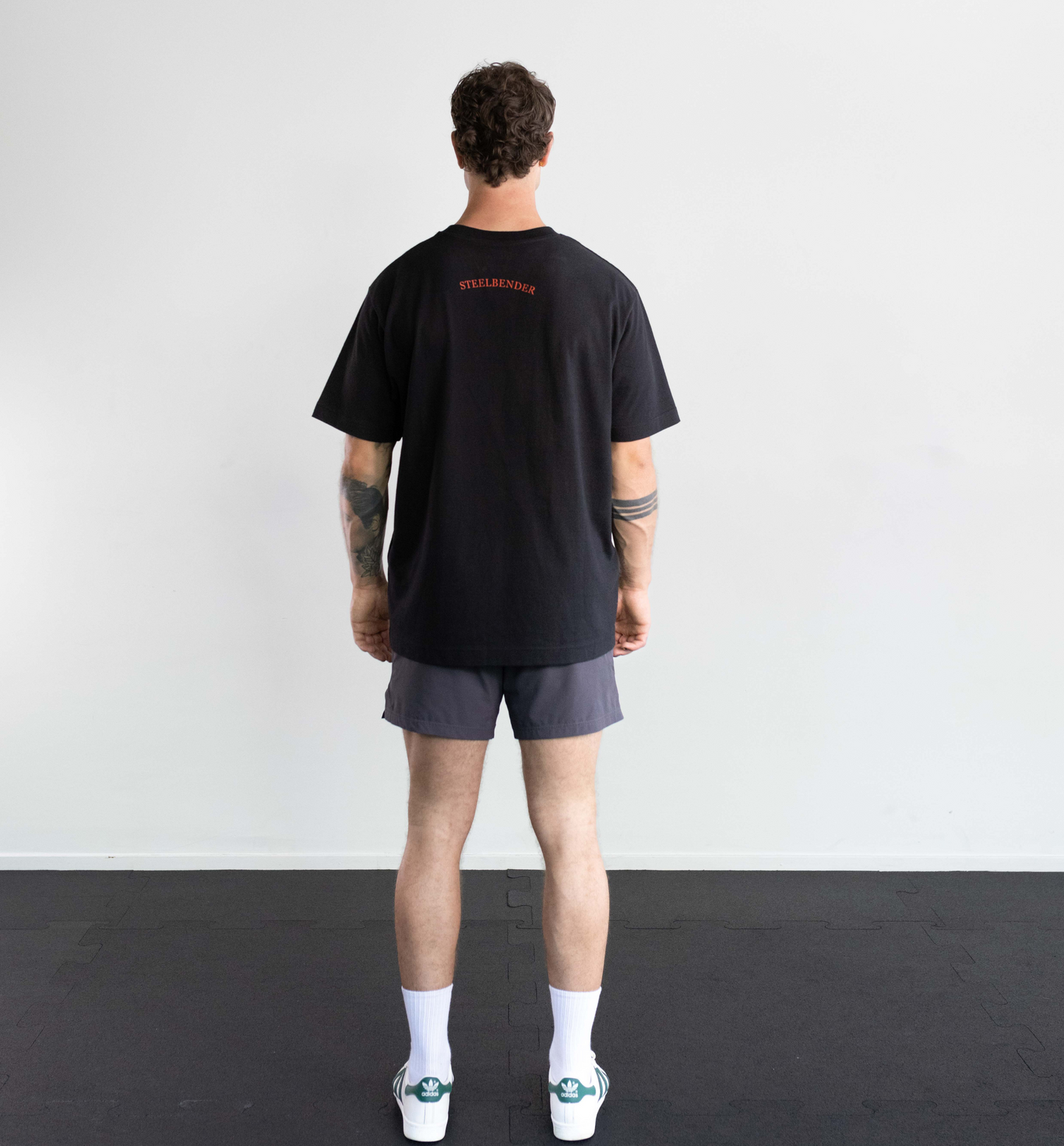 OVERSIZED BLACK T-SHIRT ‘STEELBENDER'