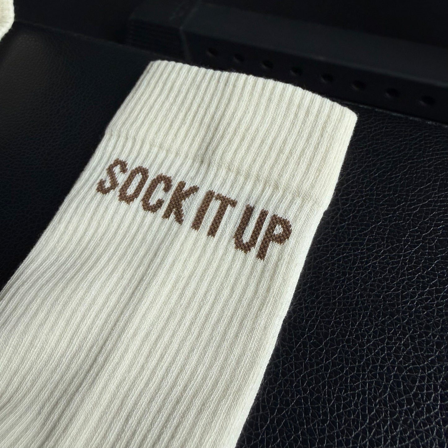COMFY OFF WHITE PERFORMANCE SOCKS